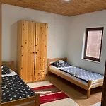Cozy 2 Bedroom Apartment